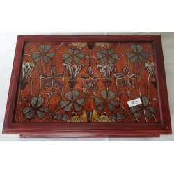 Coffre Trebol, Verre peint